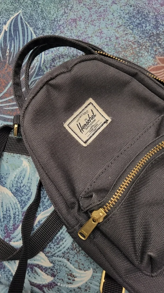 Herschel Crossbody Bag image indicator(4)