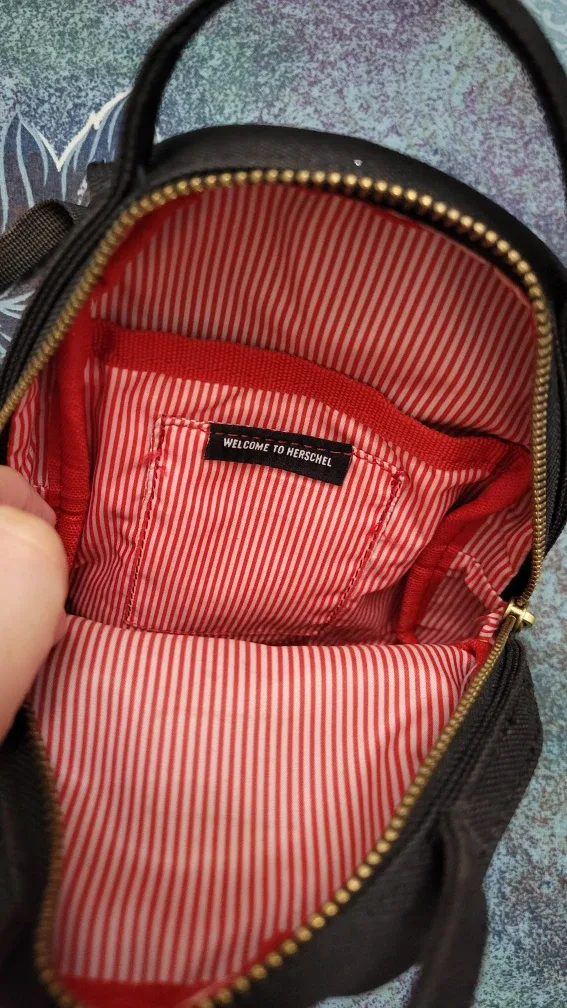 Herschel Crossbody Bag image indicator(5)