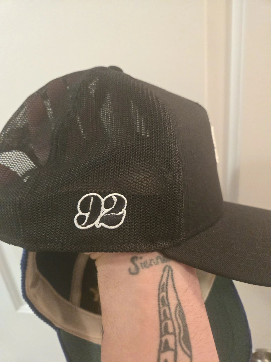 Assorted Baseball Caps: Memphis Hustle, Giants, Celtics - photo 3
