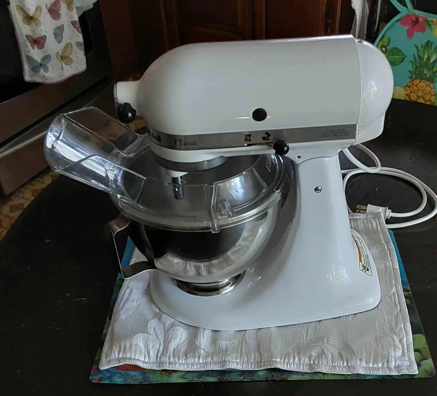 KitchenAid Classic Stand Mixer - White image indicator(2)