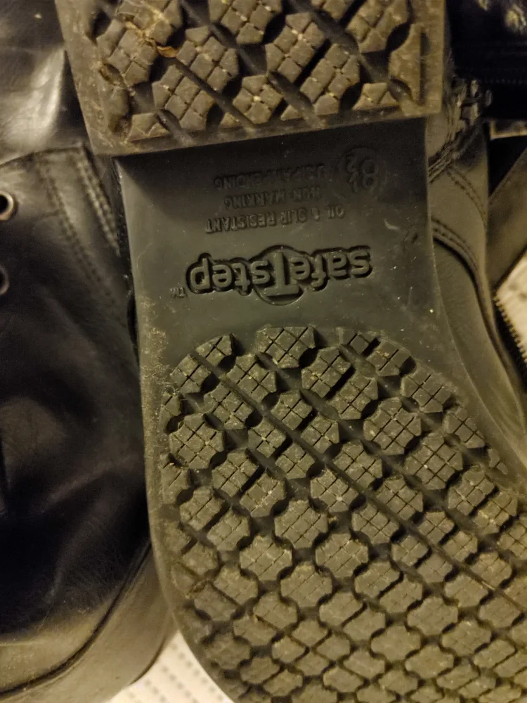 Safe Step Black Boots Size 8.5 image indicator(4)