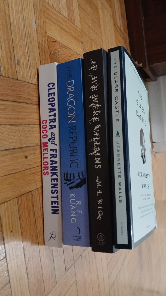 Mixed Book Lot: We Were Villains, The Glass Castle & More - photo 2
