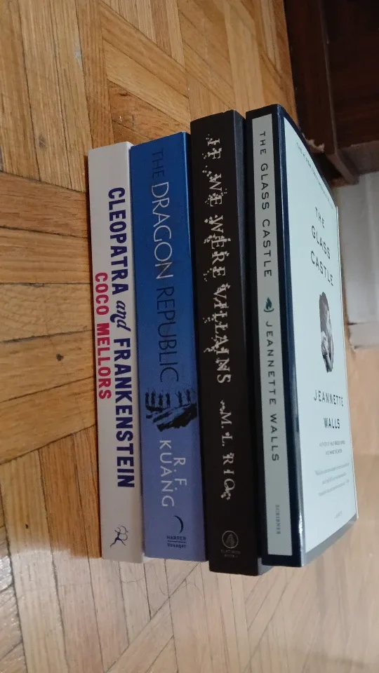 Mixed Book Lot: We Were Villains, The Glass Castle & More image indicator(2)