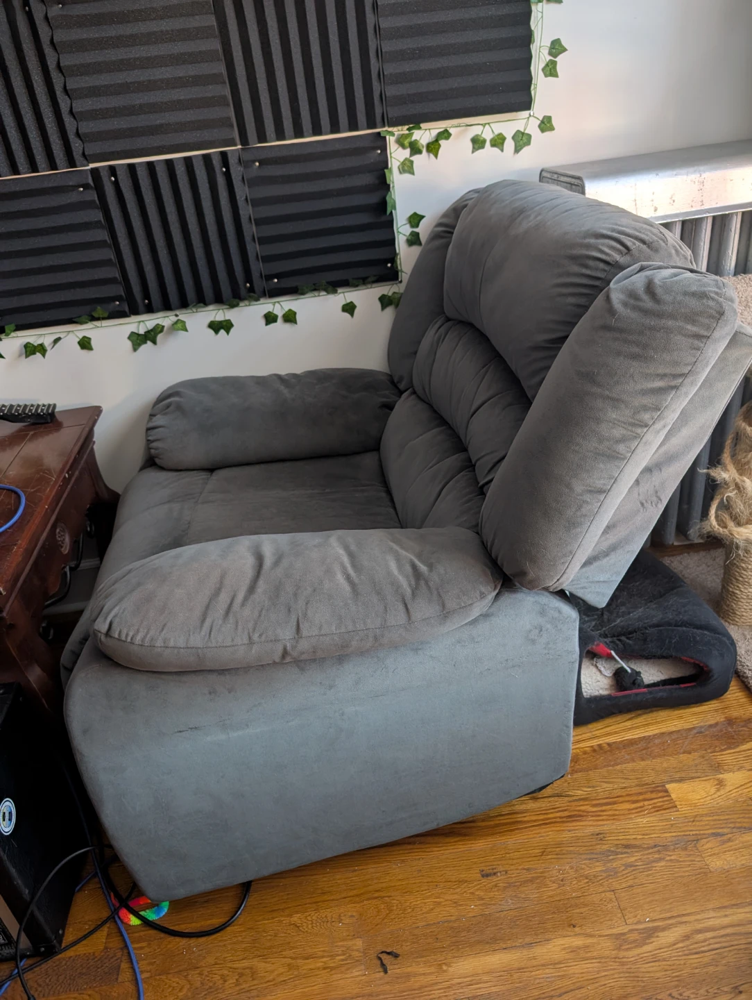 Gray Recliner Chair - photo 2