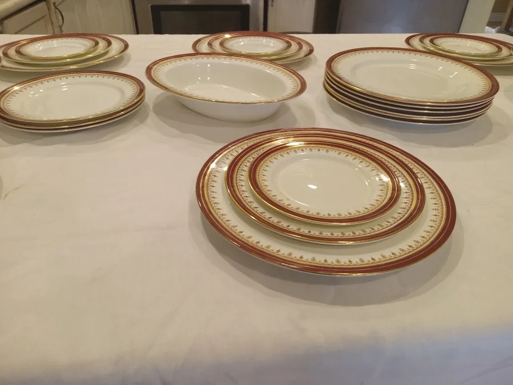 AYNSLEY CHINA dinnerware and coffee and tea set image indicator(8)