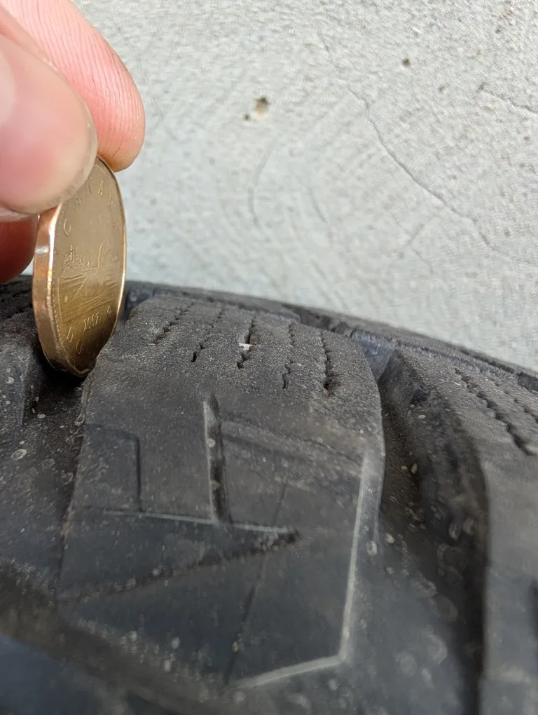 Bridgestone Blizzak Winter Tires and stell wheels image indicator(4)