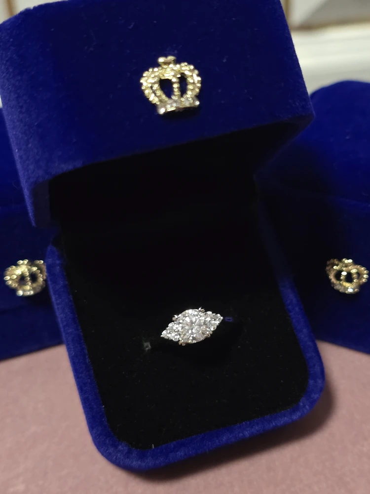 1.0 carat Elegant Round Trilogy Moissanite Diamond Ring