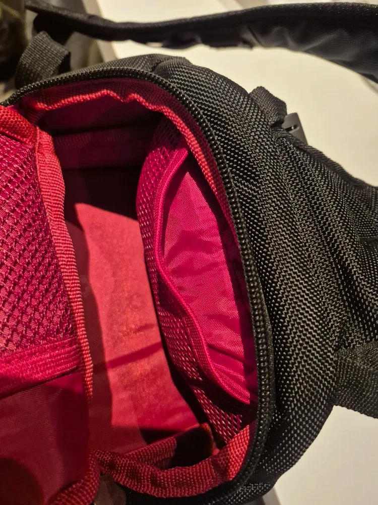 Swiss Gear Camera Bag - Black & Red image indicator(10)