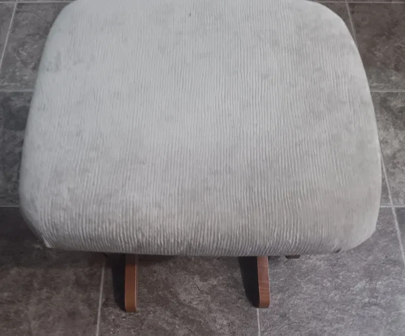 Glider Rocking Chair with Ottoman image indicator(4)