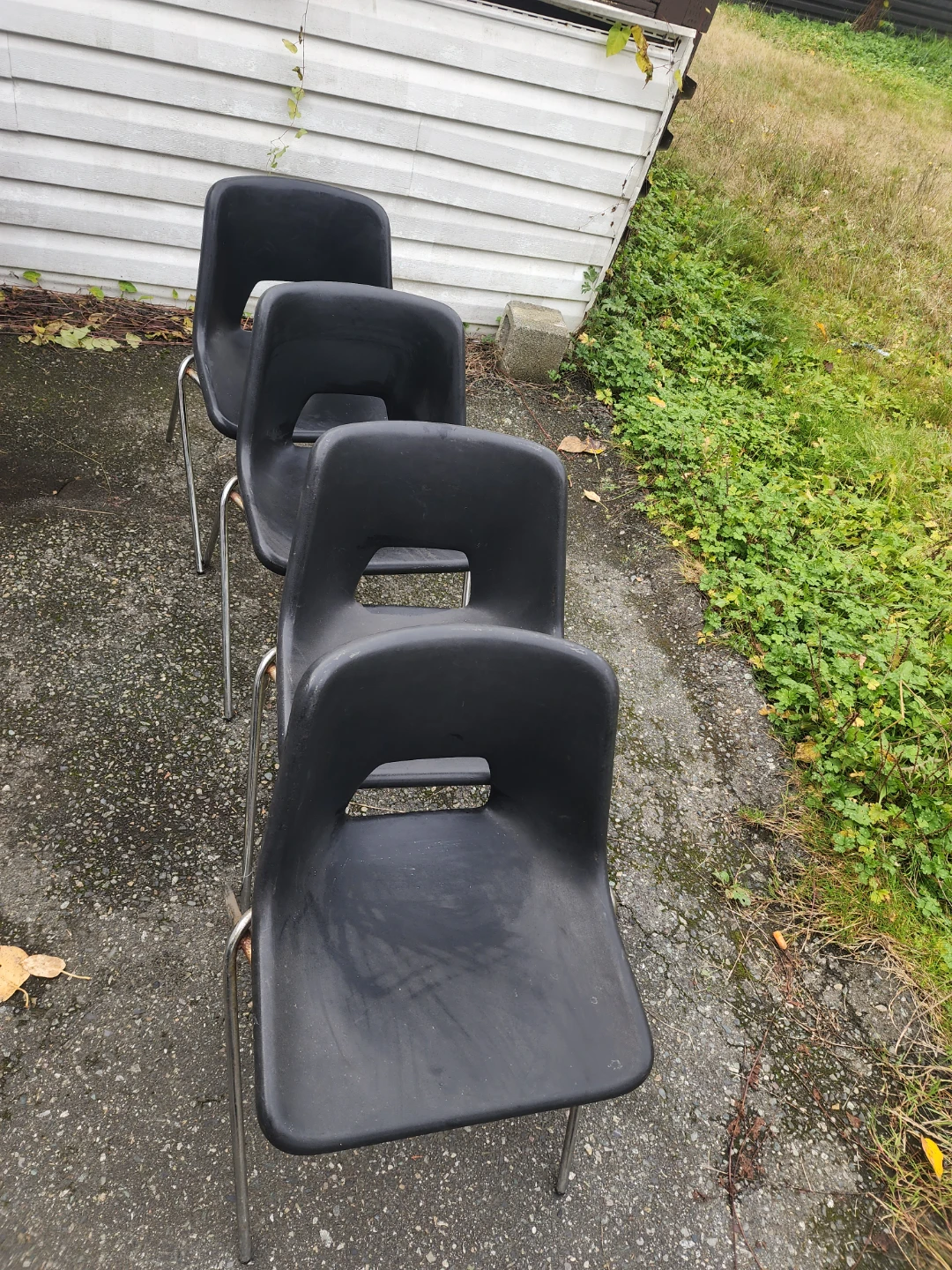 Set of 4 Black Stacking Chairs - photo 2
