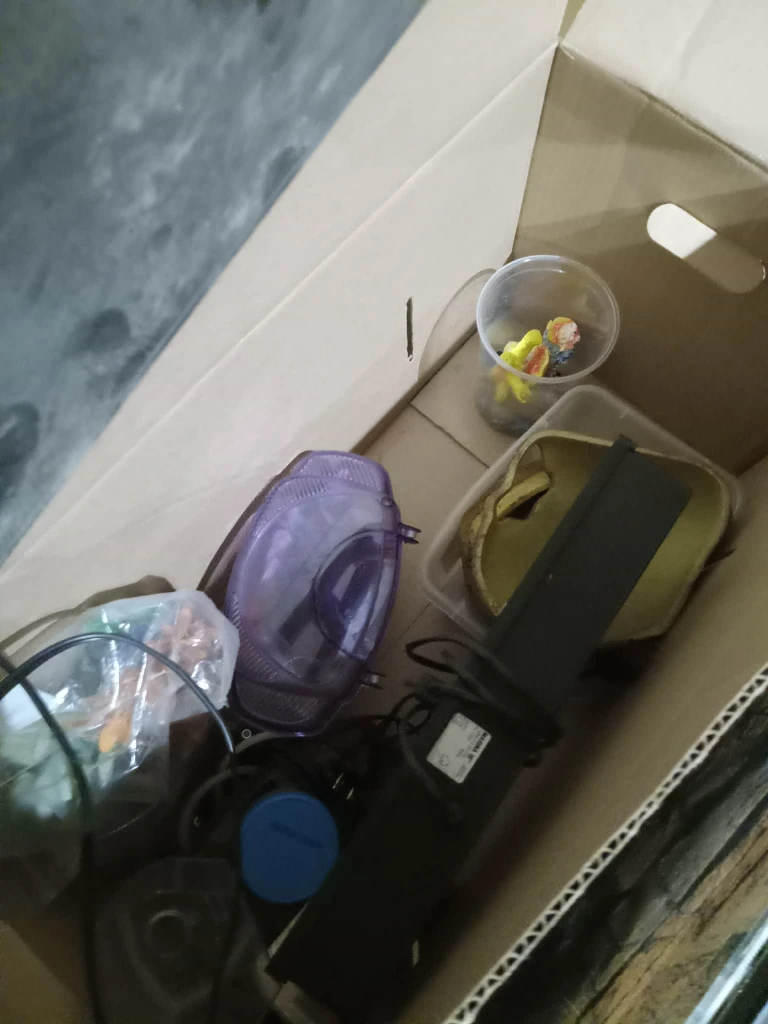 WaterHome Aquarium hood, tanks etc - photo 4