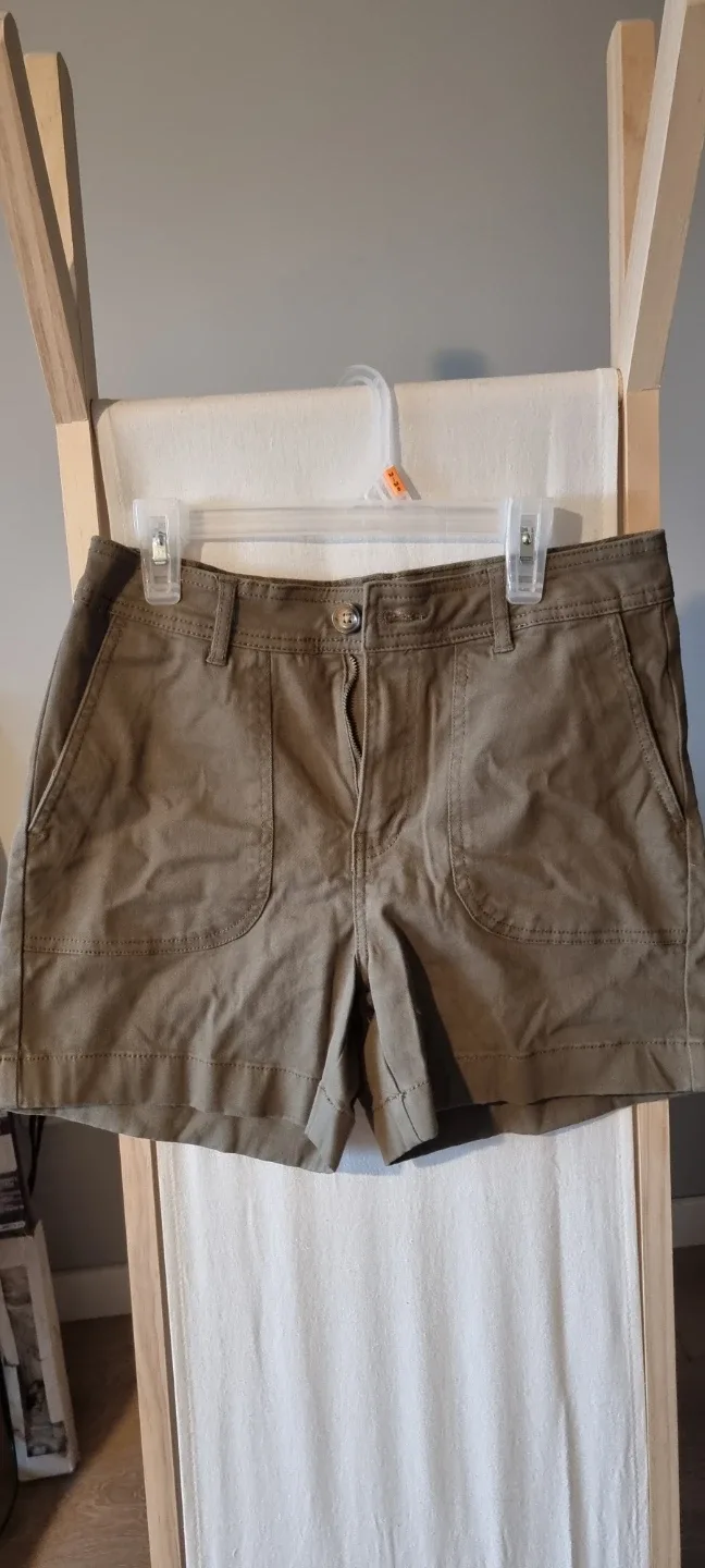 Suzy Shier Shorts - Size 5 thumbnail