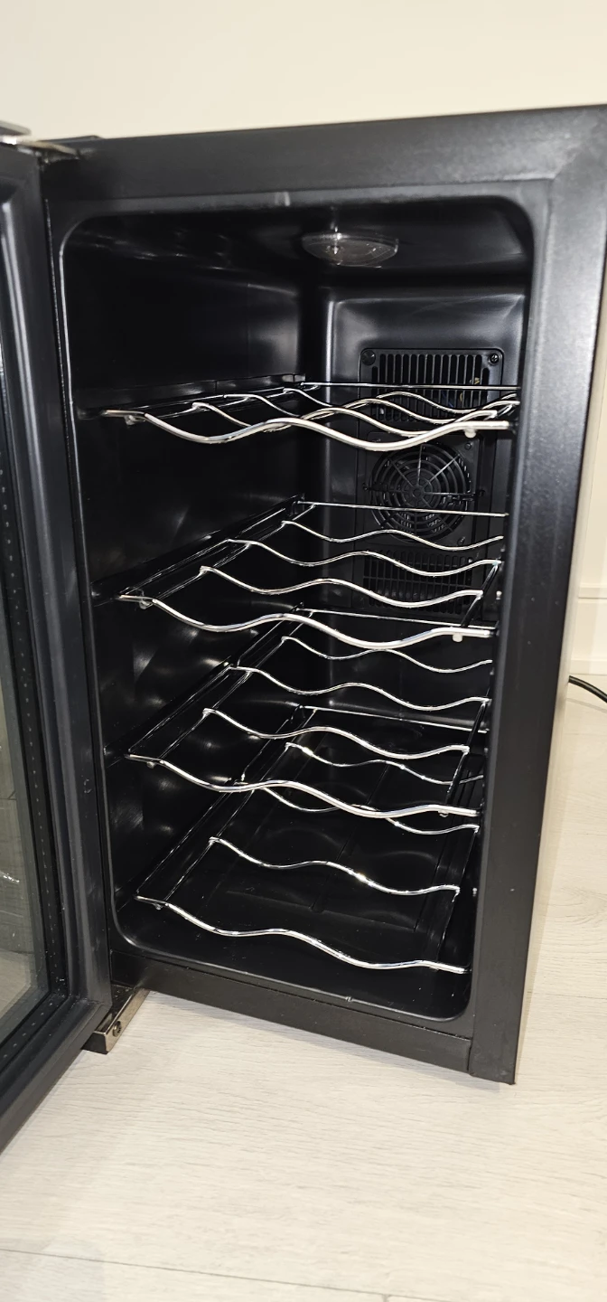 Salton 8 bottle wine cooler/fridge. - photo 2