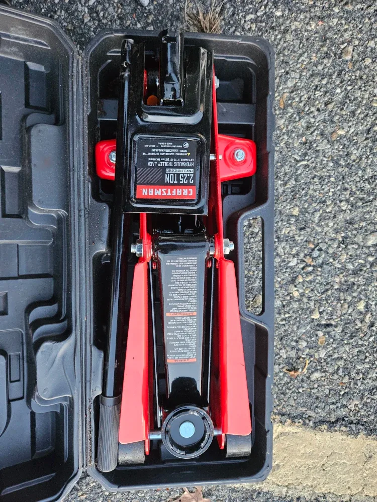 Craftsman 2.25 Ton Jack & Kobalt Combination Wrench Sets image indicator(6)