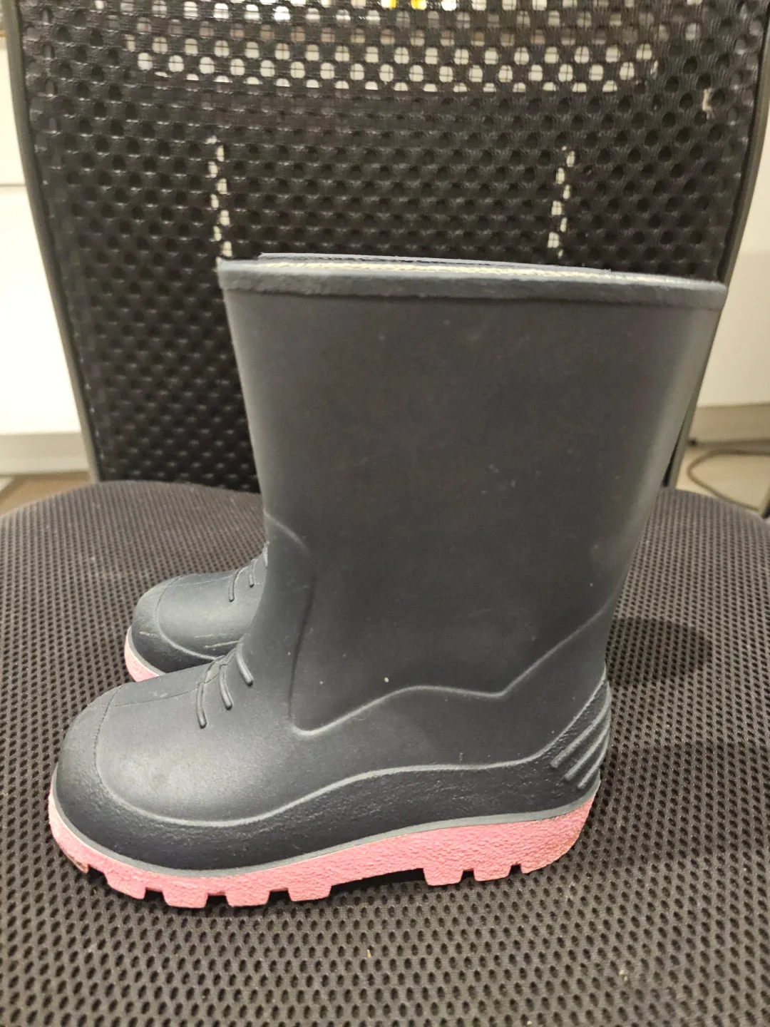 Kids' Rain Boots - Size Unknown image indicator(2)