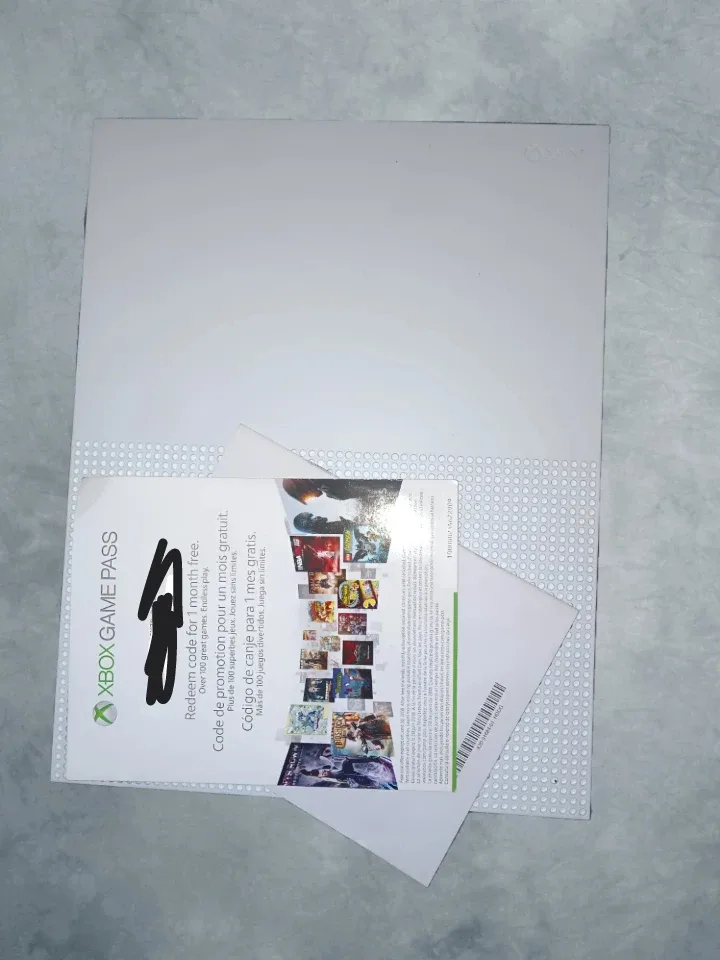 Xbox One S Console with Games & Controller image indicator(3)