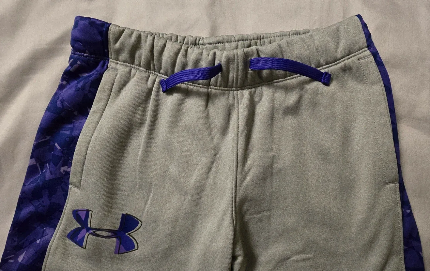 NEW! Girl's Under Armour Joggers! Size YMD (10 / 12) image indicator(3)
