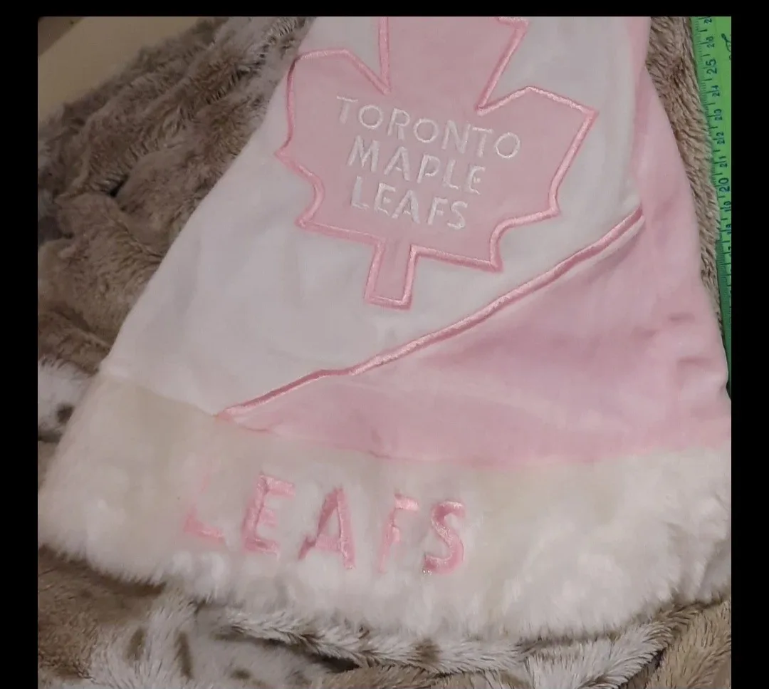 Toronto Maple 🍁 Leafs NHL faux fur Santa 🎅 Hat Cap Pink image indicator(2)