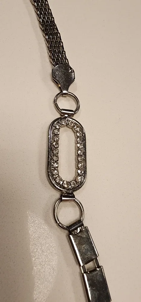 Vintage Silver-Tone Waist Belt – Adjustable & Unique Design image indicator(2)