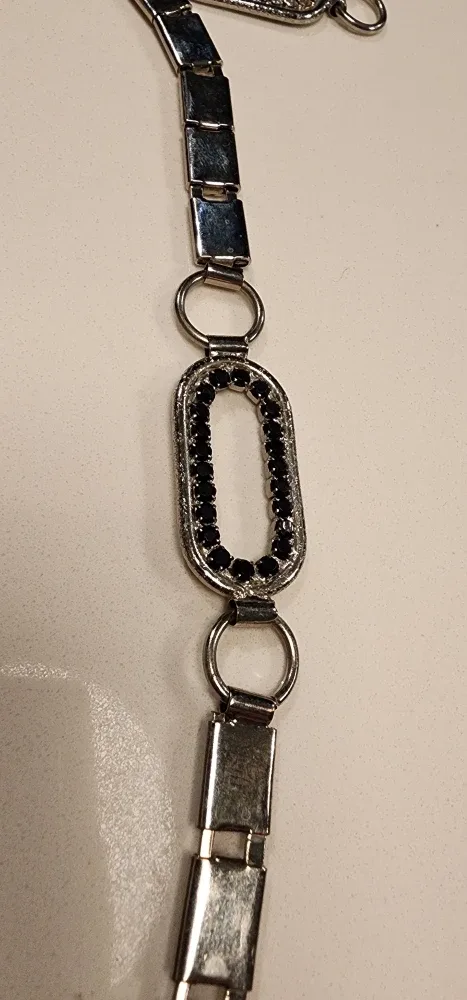 Vintage Silver-Tone Waist Belt – Adjustable & Unique Design image indicator(3)