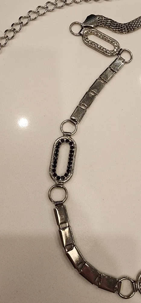 Vintage Silver-Tone Waist Belt – Adjustable & Unique Design image indicator(5)