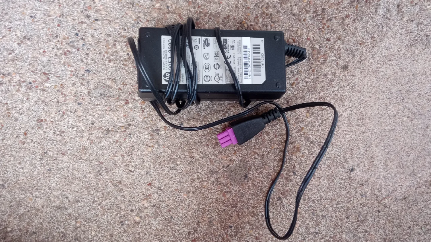 HP 0957-2280 AC Power Adapter