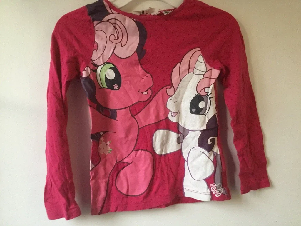 Girls sz 4 tshirts $3 each image indicator(7)