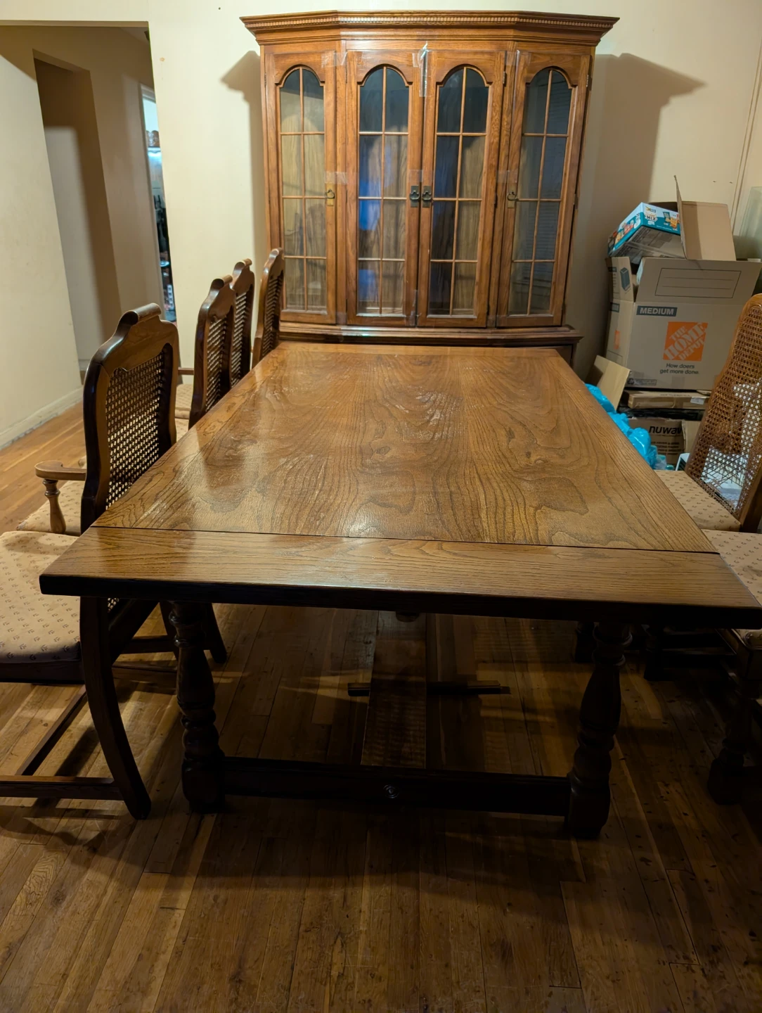 Dining Table Set with Hutch & 6 Chairs - photo 4