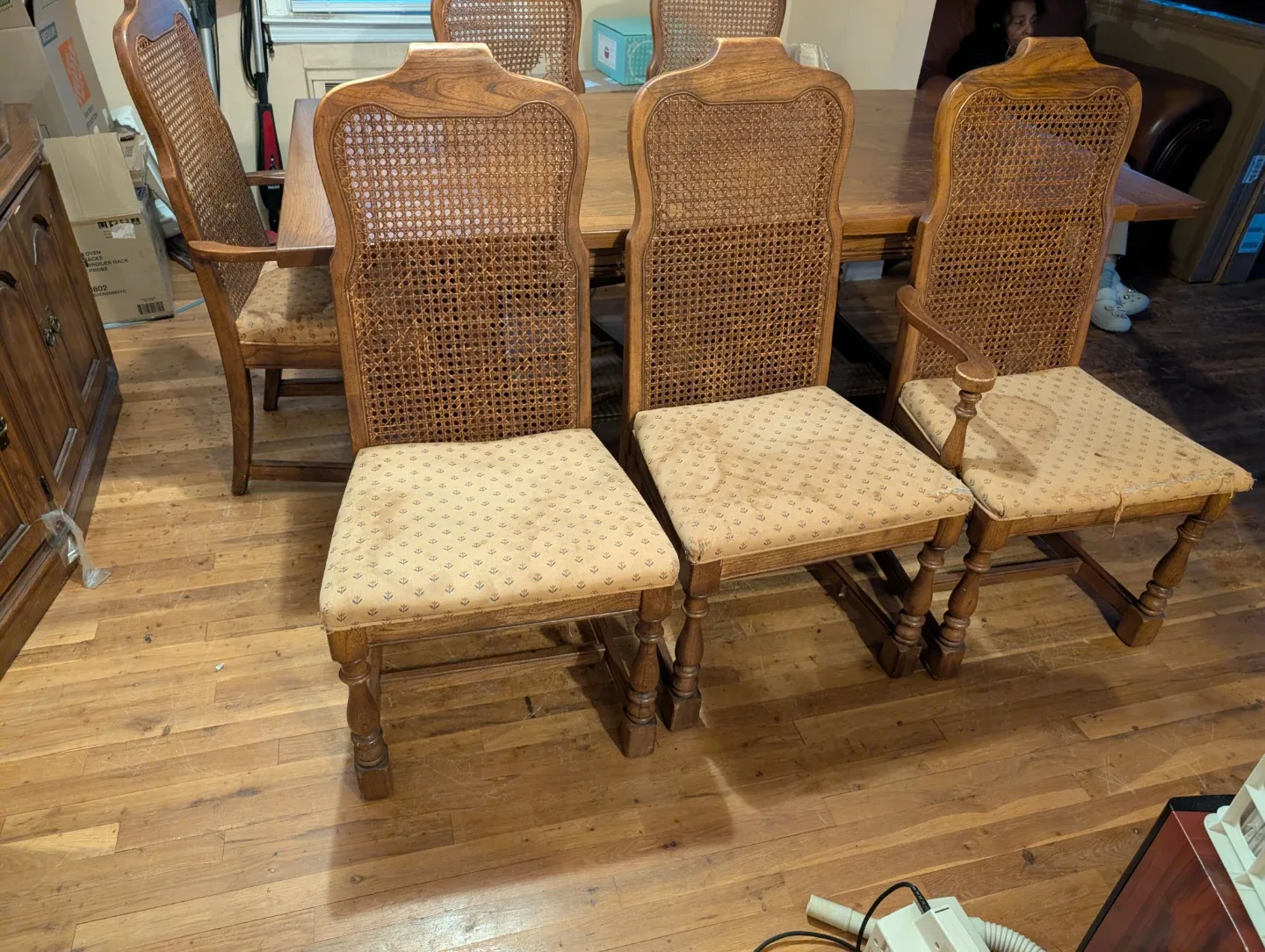 Dining Table Set with Hutch & 6 Chairs image indicator(10)