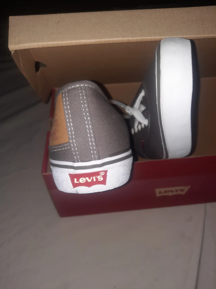 Levi's Canvas Shoes - Men's Size 9 (New) - photo 2