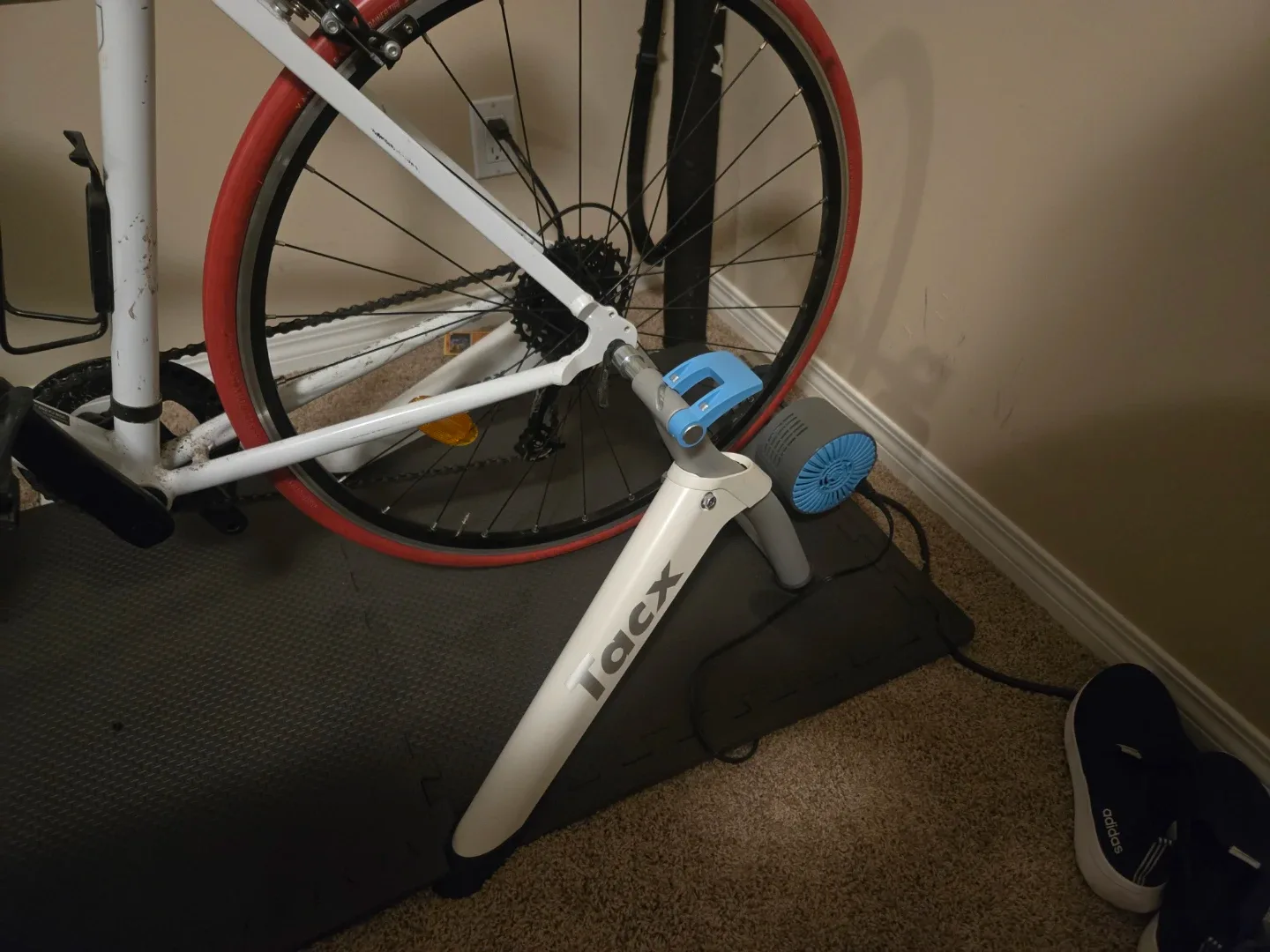 Triban Road Bike with Tacx Trainer image indicator(3)