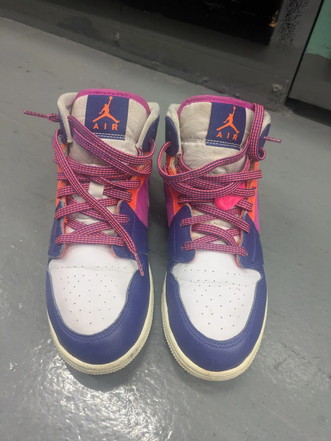Air Jordan 1 Mid GS 'Regency Purple Fire Pink' image indicator(4)