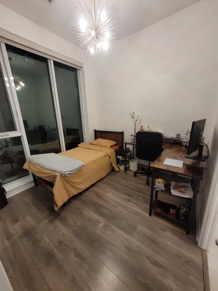 Lease Takeover - Master Bedroom image indicator(3)