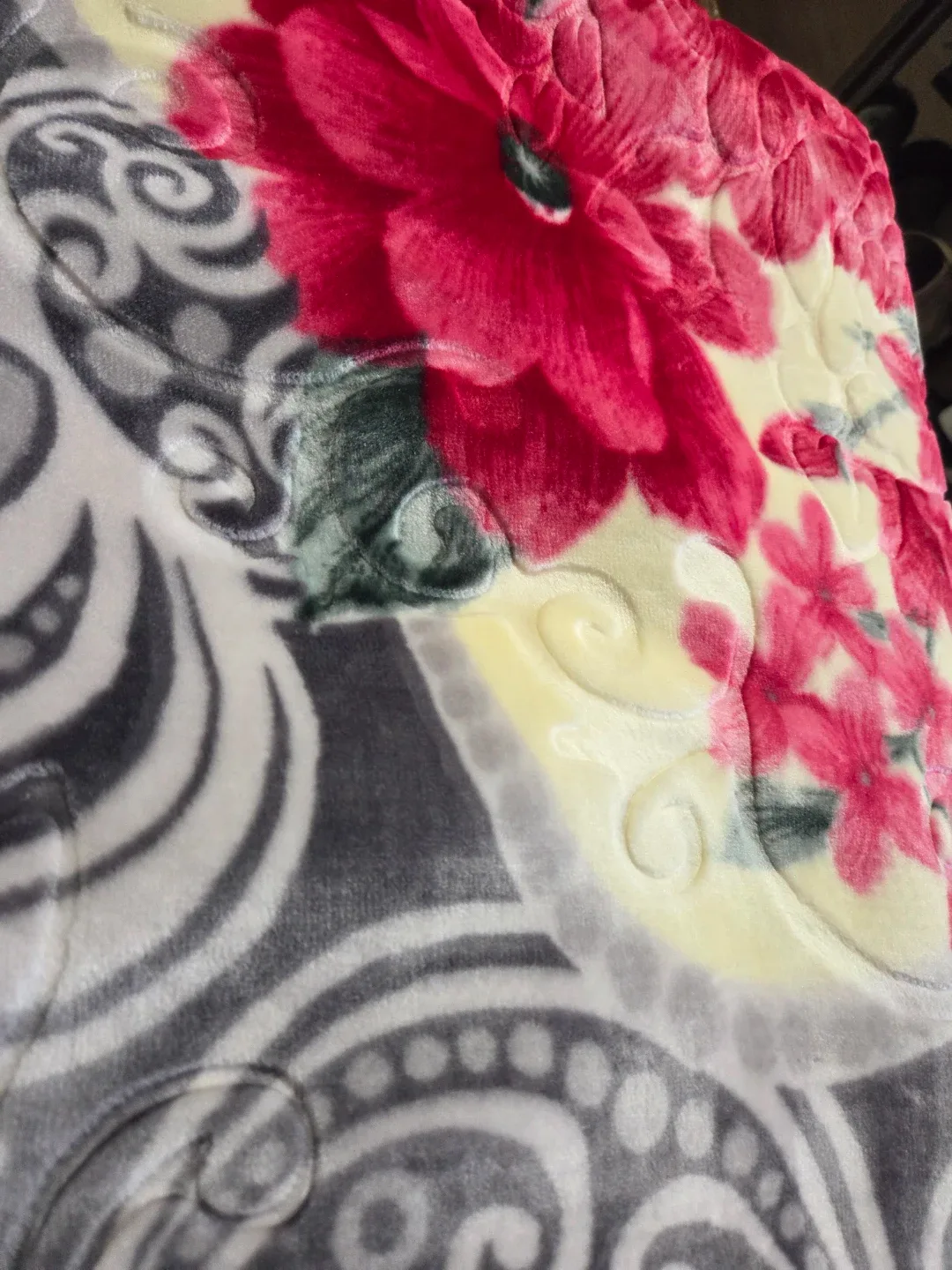 Brand New Plush Blanket — Feels Like a Hug 🤍 image indicator(2)