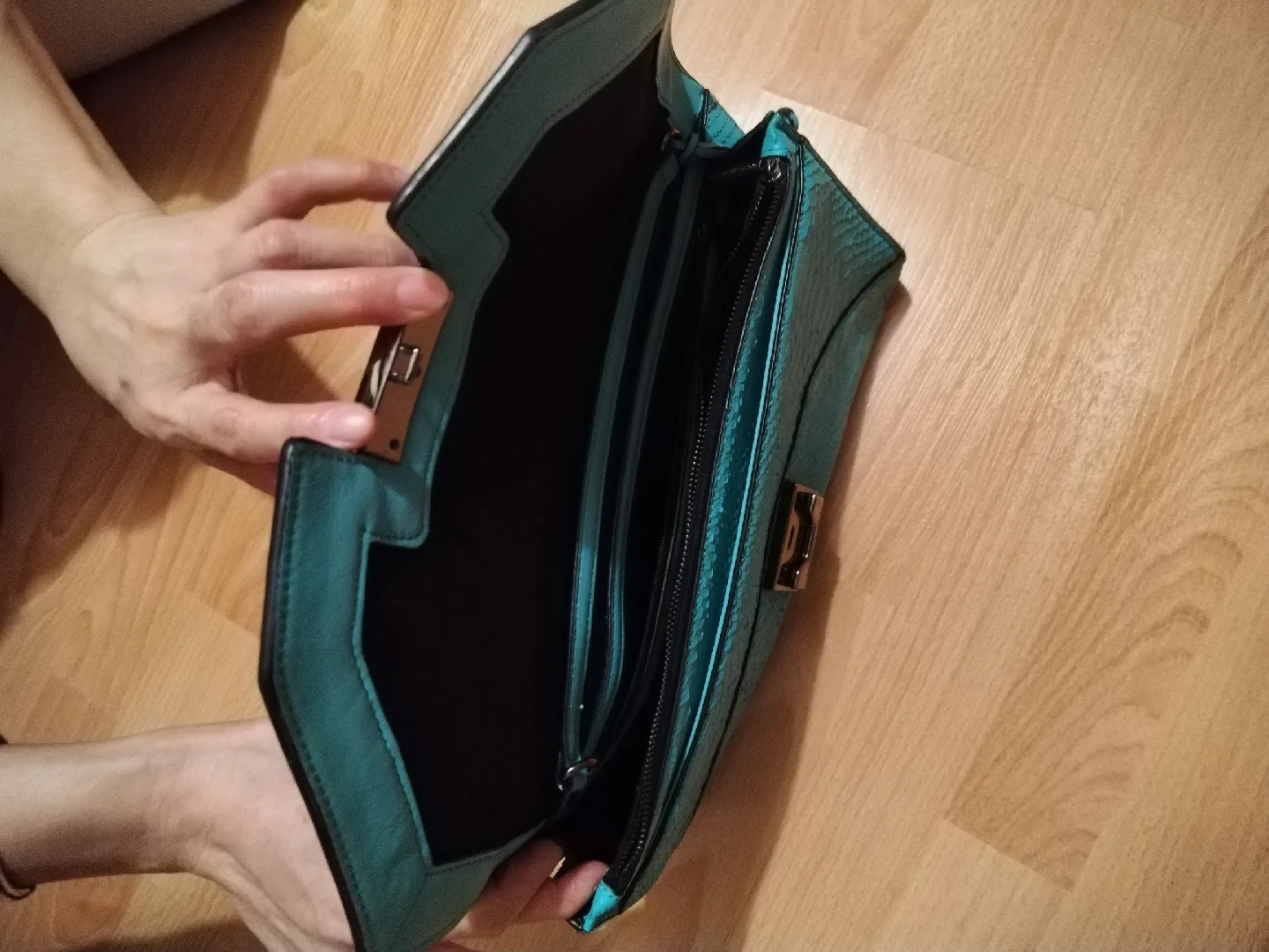 Liz Claiborne Turquoise Clutch image indicator(2)