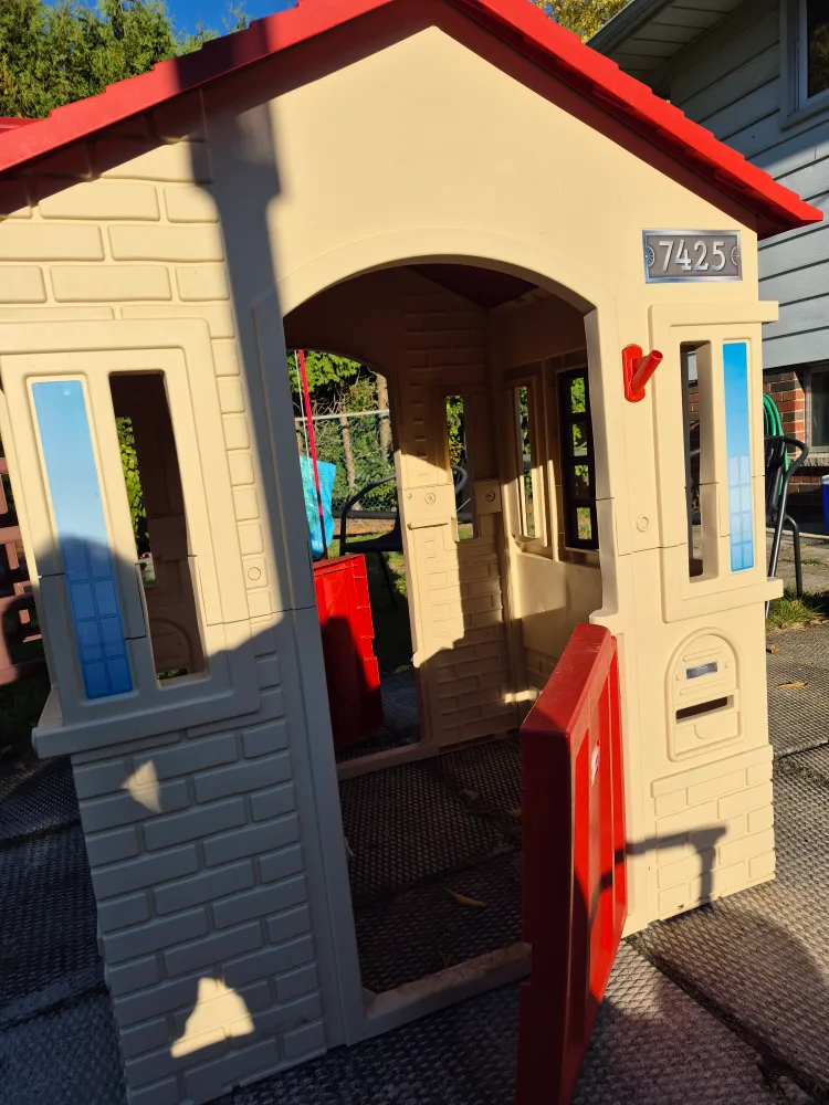 Little Tikes Playhouse - Kids Fun! image indicator(2)