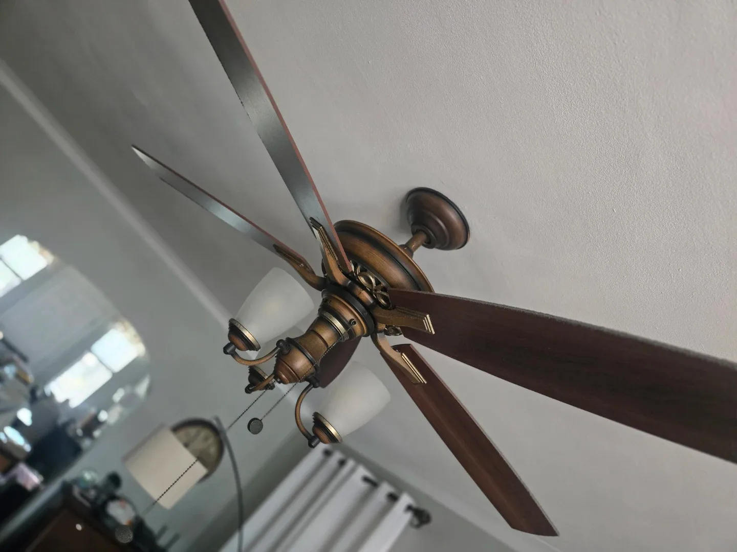 Ceiling Fan with Light Kit image indicator(3)