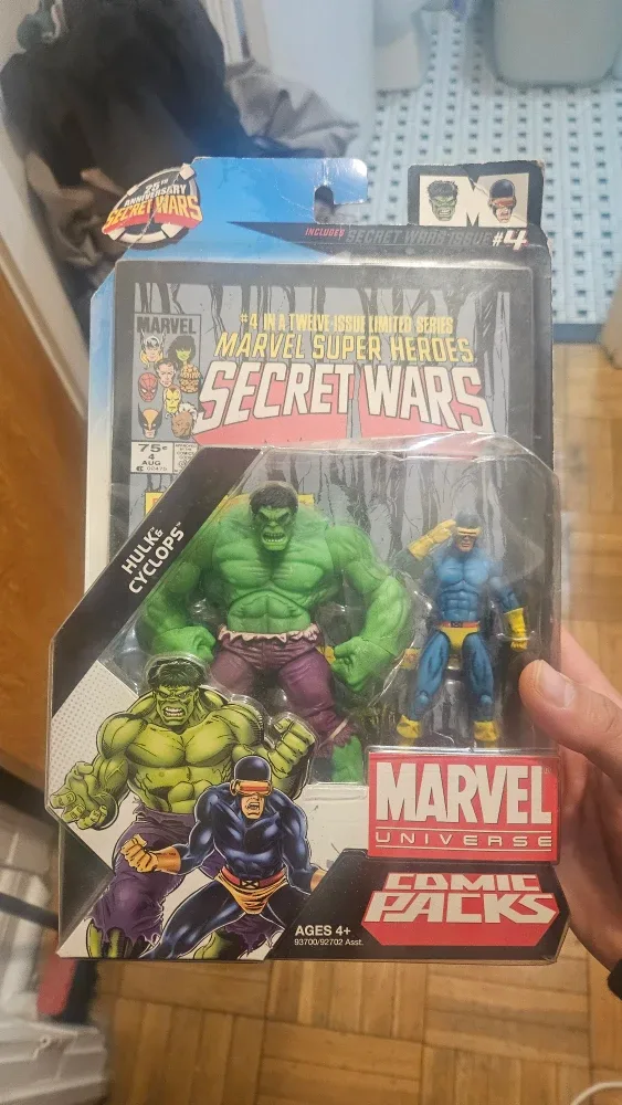 Marvel Comic Packs Hulk & Cyclops Action Figures