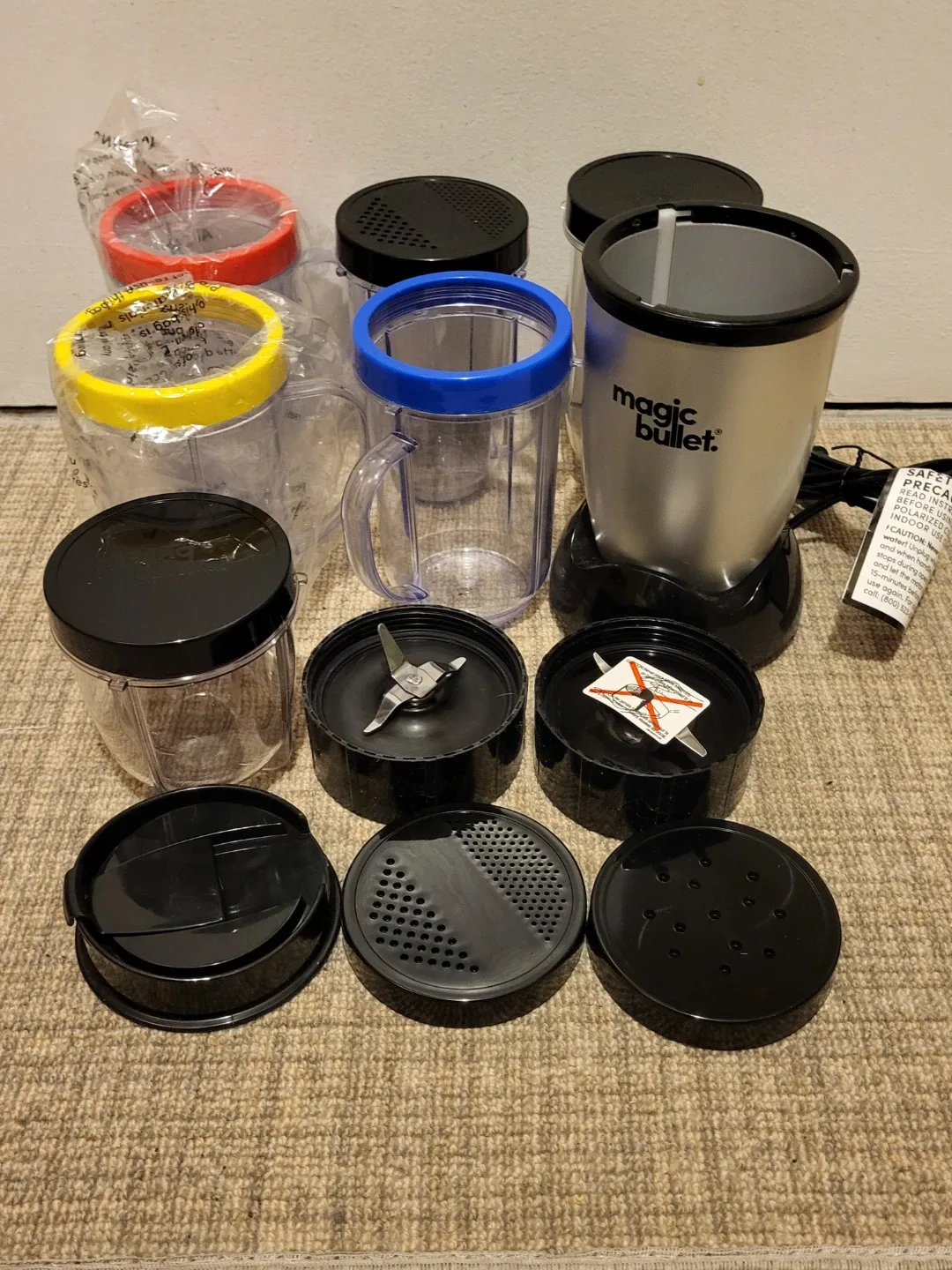 🚀 Magic Bullet Blender & Deluxe Accessory Set for Sale image indicator(2)