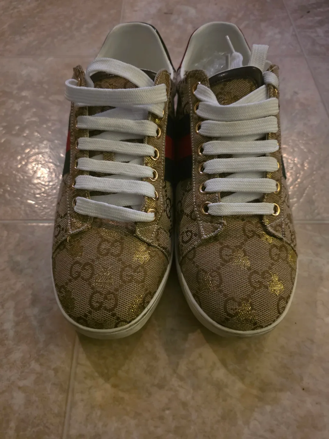 Gucci Sneakers image indicator(2)