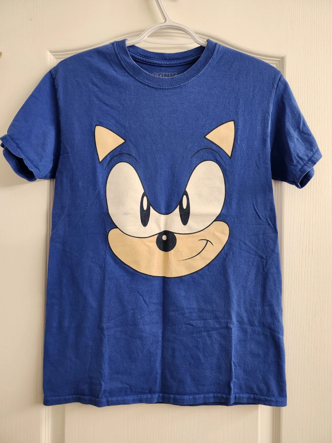 Sonic the Hedgehog shirt in men's size small.
