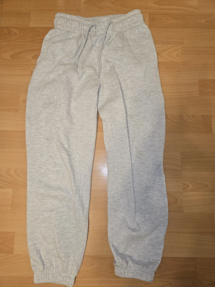 Refuge Athletics Grey Sweatpants - Size Small
