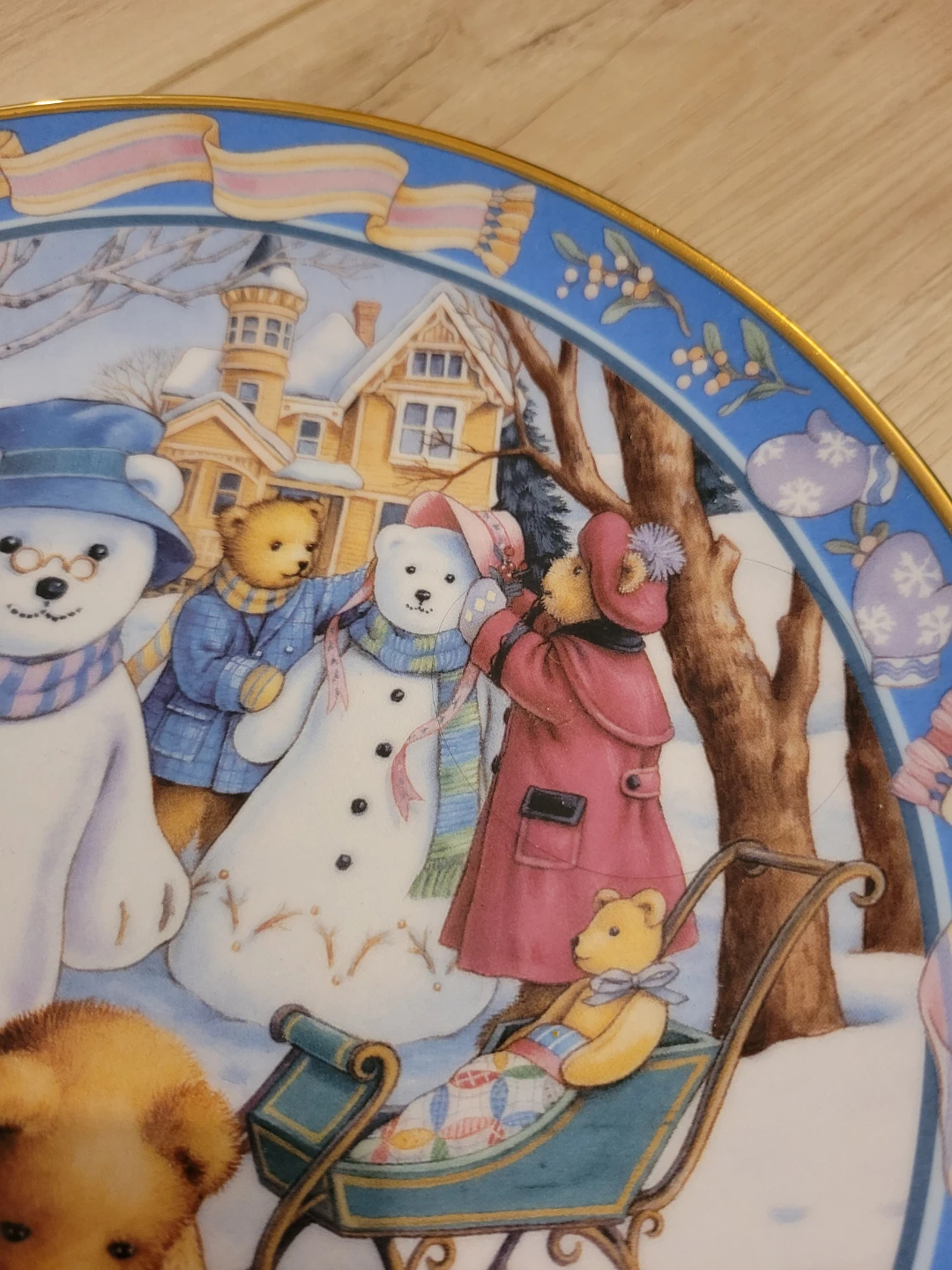 Collectible Plate with Bear Winter Scene 8" - photo 3