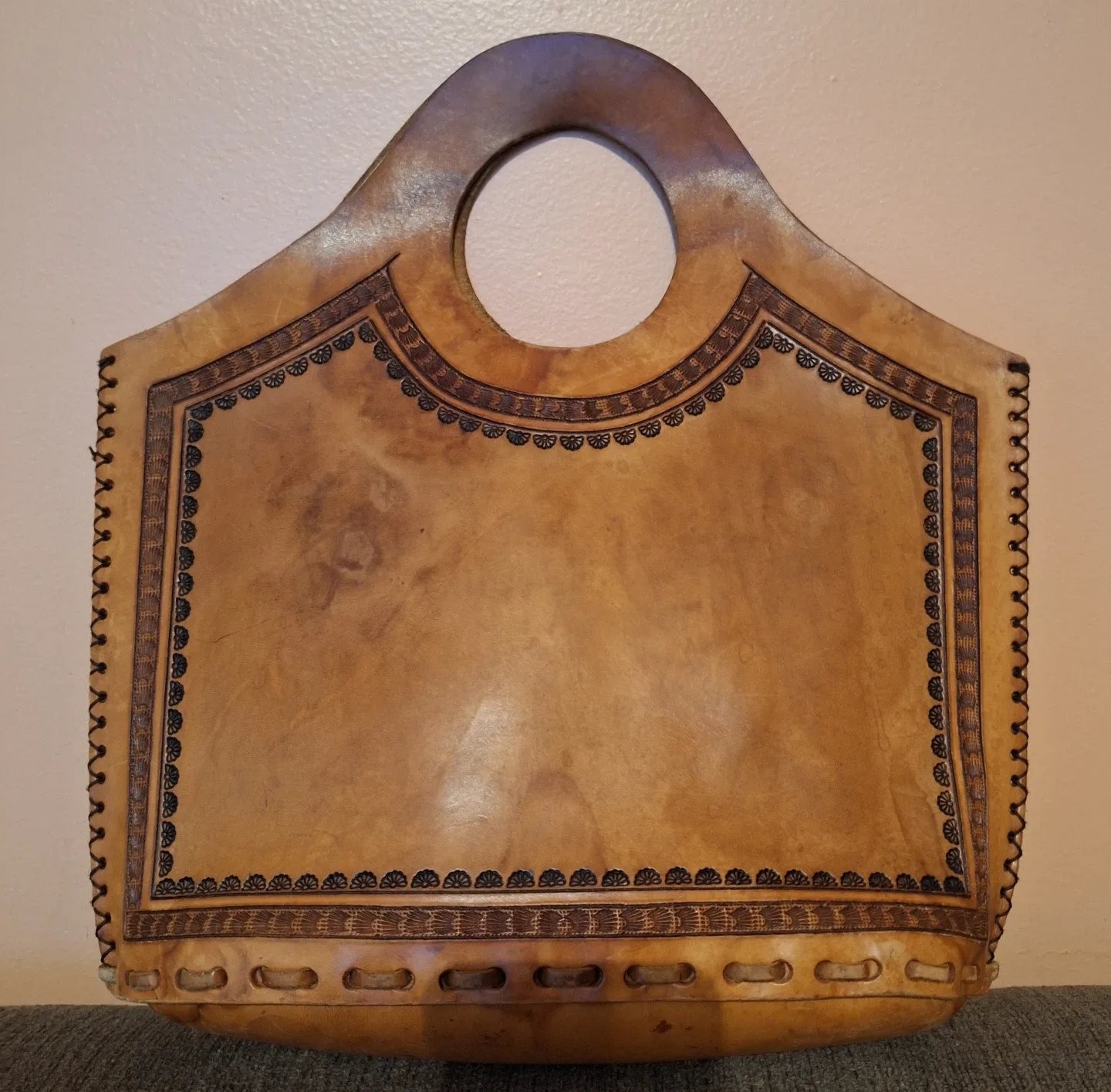 Vintage Hand-Tooled Leather Floral Tote Bag image indicator(2)