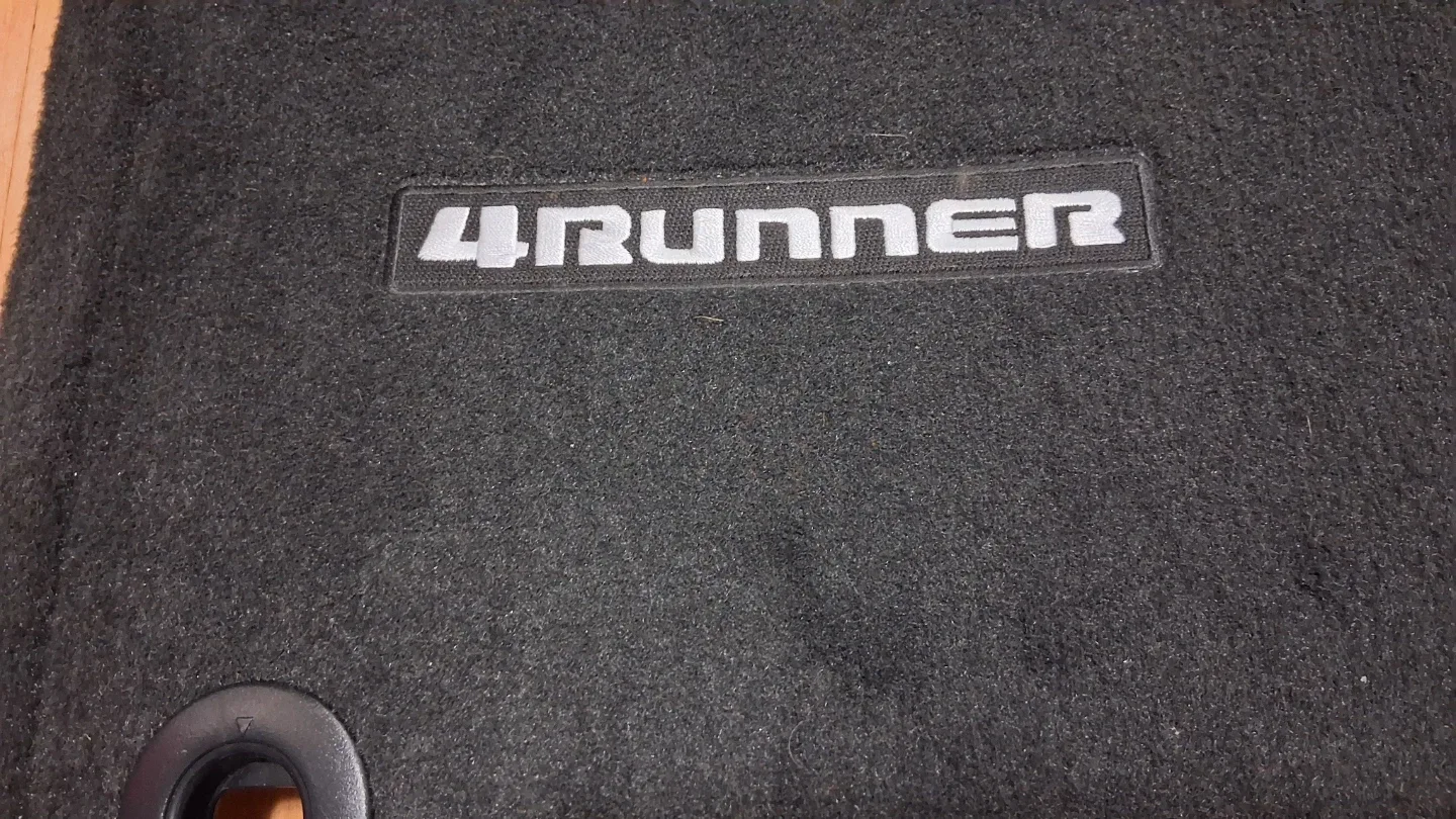 Toyota 4Runner black carpet floor mats Front Seats image indicator(2)
