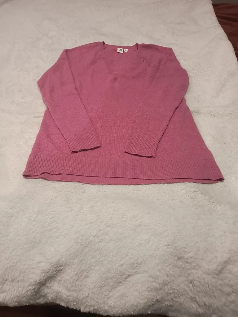 GAP Pink V-Neck Sweater - Size S image indicator(3)