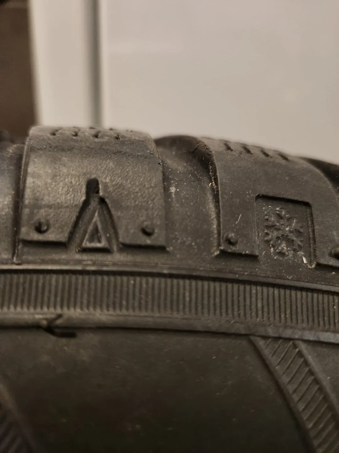 225/60R16 Eurowinter Tire image indicator(3)