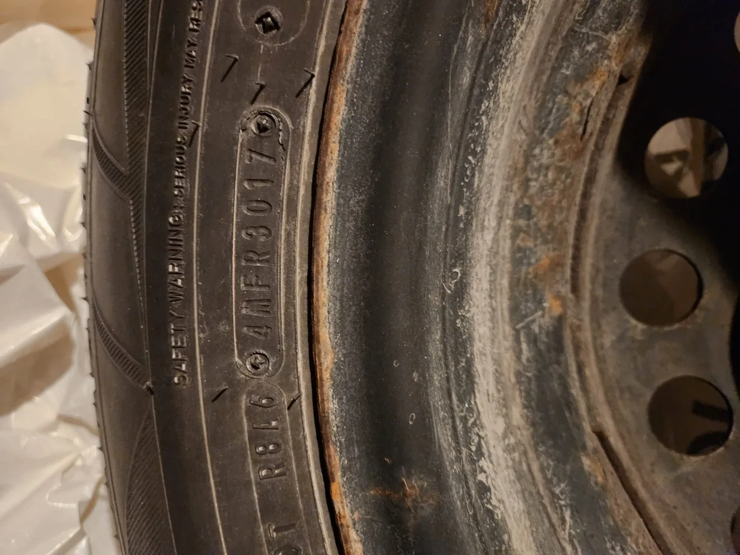 225/60R16 Eurowinter Tire image indicator(4)