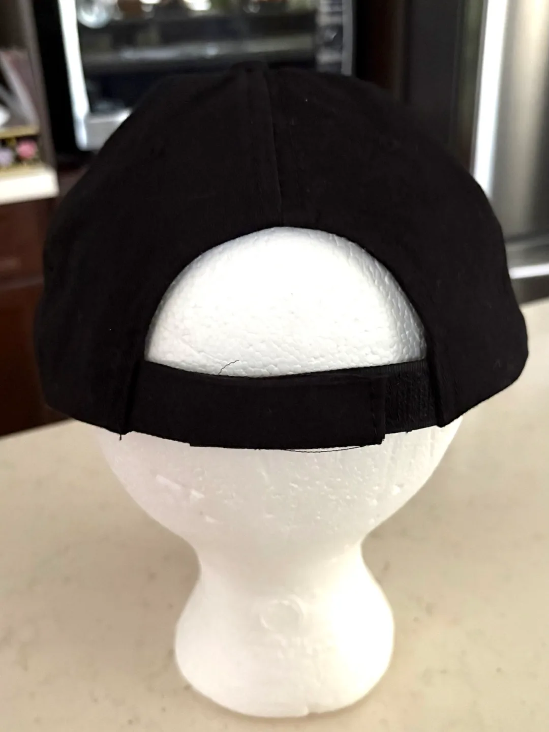 Black Baseball Cap with Glittering Red Crystal Maple Leaf image indicator(3)