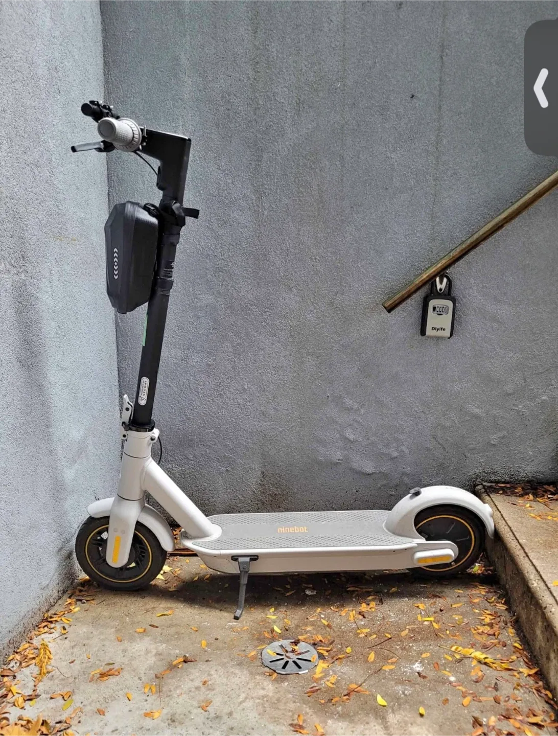 SEGWAY NINEBOT G30 MAX SCOOTER thumbnail